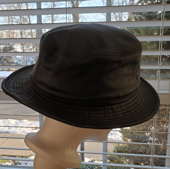 HENSCHEL HAT CO WOMEN BLACK VEGAN LEATHER FEDORA HAT - Picture 2 of 6